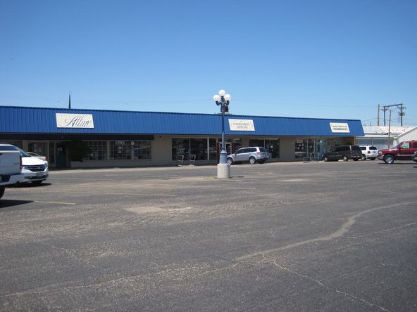 Civic Circle Shopping Center: 2803 Civic Cir, Amarillo, TX 79109